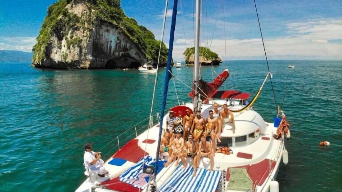 Top 10 Yachts to Charter in Puerto Vallarta Right Now (2026)